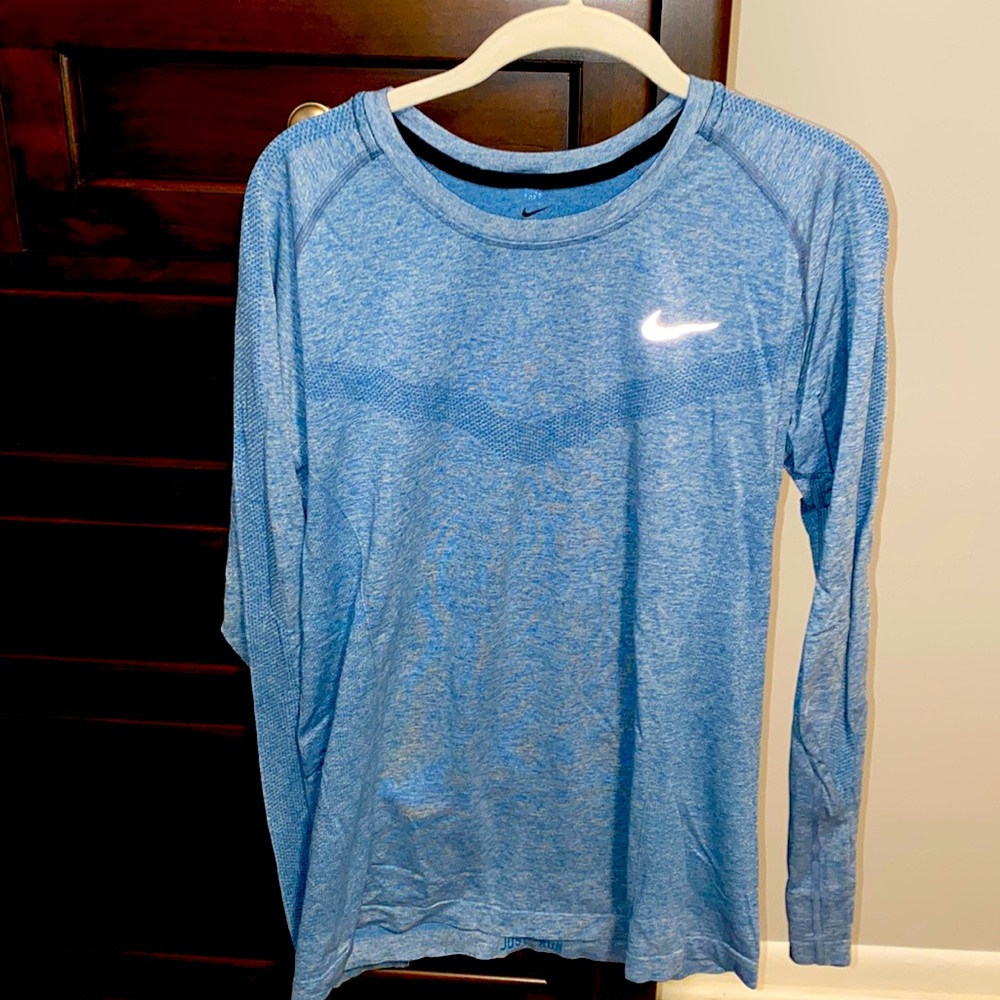 NWOT Nike dry fit  mens tee sz M